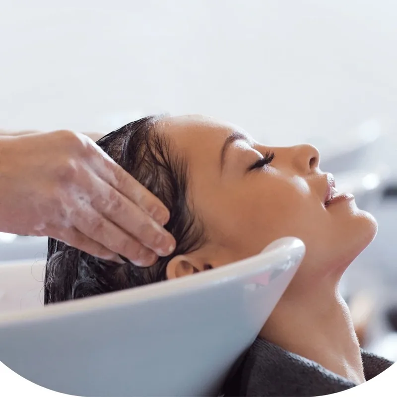 Saç Derisi Peeling Uygulaması