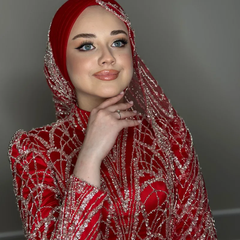 Modern Kına Makyajı